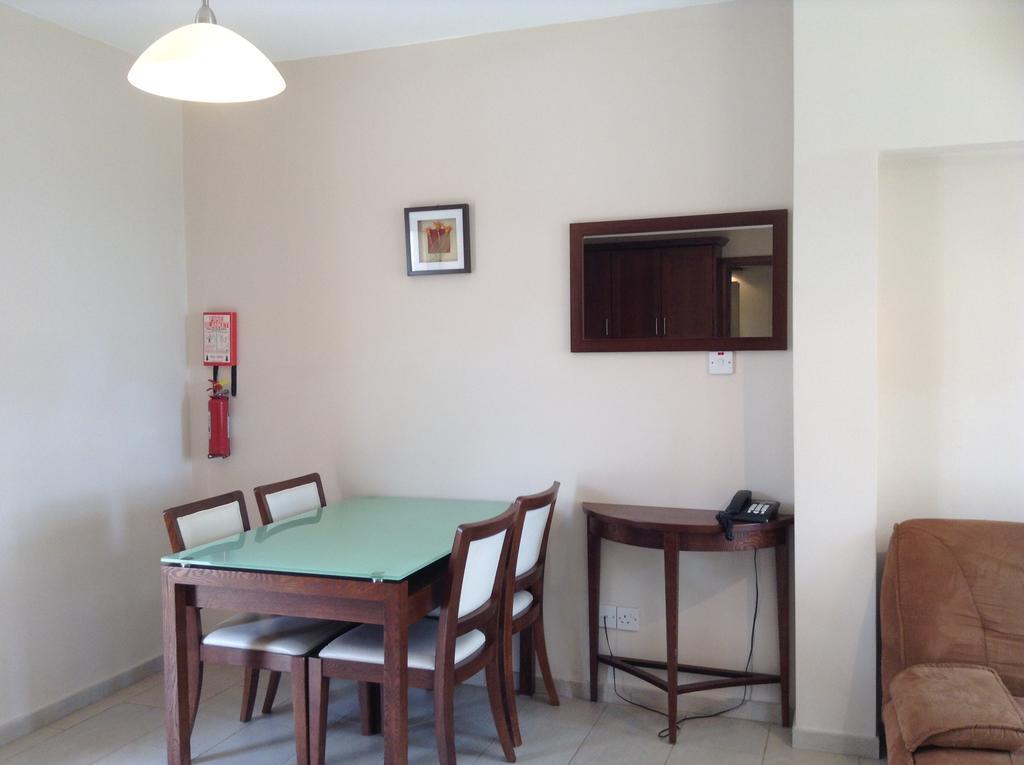 Avillion Holiday Apartments Klorakas Room photo