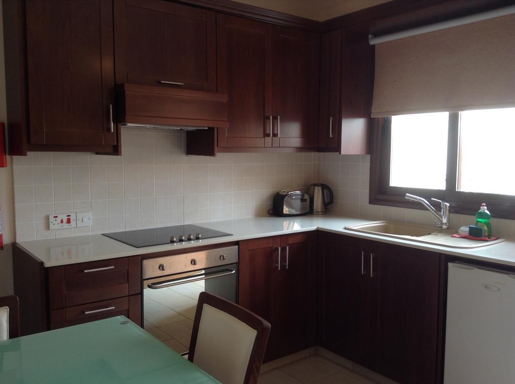 Avillion Holiday Apartments Klorakas Exterior photo